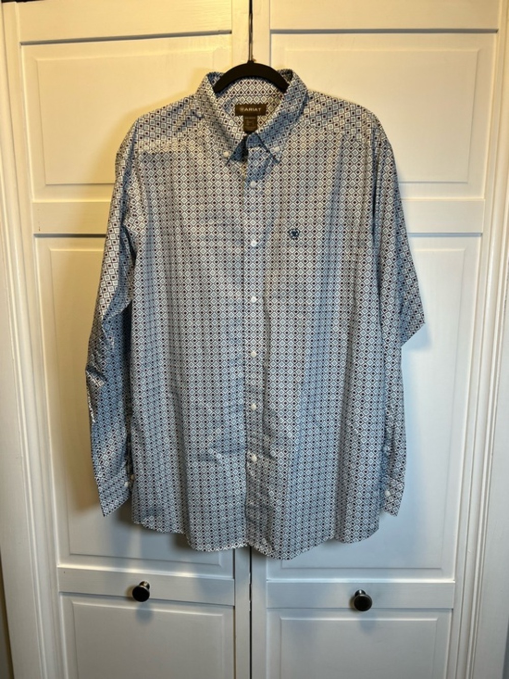 Ariat Men's Navy/White/Red Geo Print Long Sleeve Button-Down Shirt Size Large